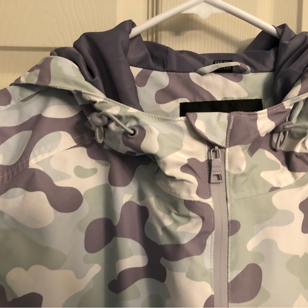 Camouflage Hooded Women's Jacket - Picture 2 of 7
